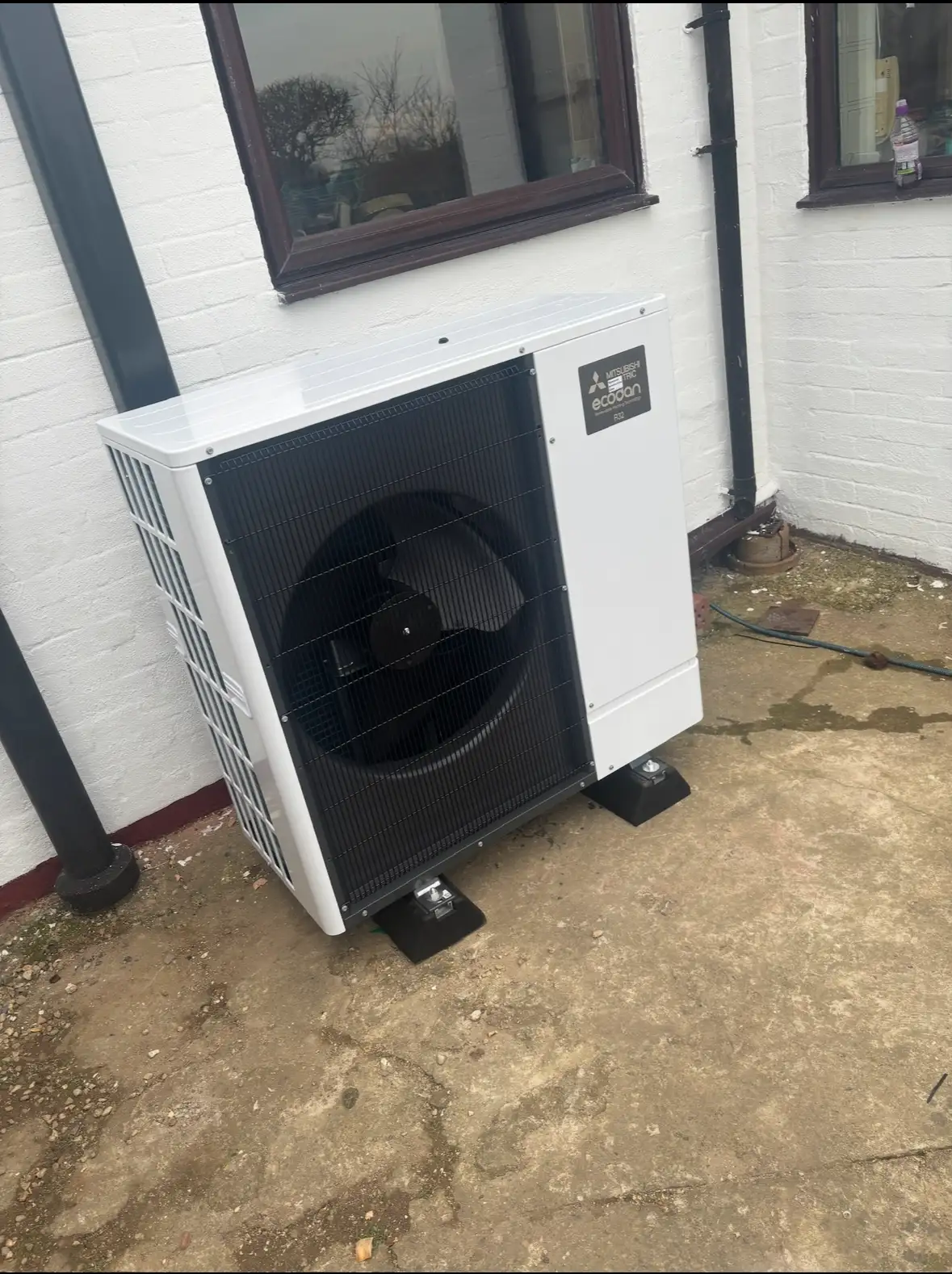 Air-source heat-pump equipment